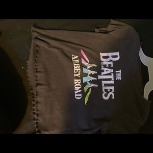 The beetles short sleeved lettuce lace bottom shirt